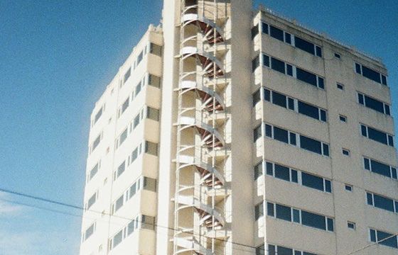 為什么粉刷石膏攪拌后凝固快？